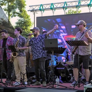 Dr.Santillan-feria-navidena-la-calera-202512